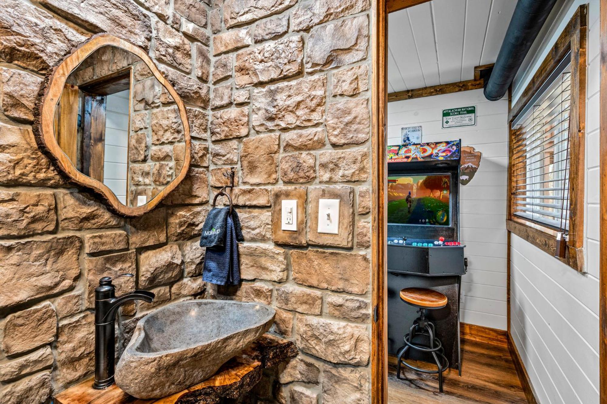 1Mile Downtown, Handicap Ramp, Hot Tub, Game Room Gatlinburg Exteriör bild