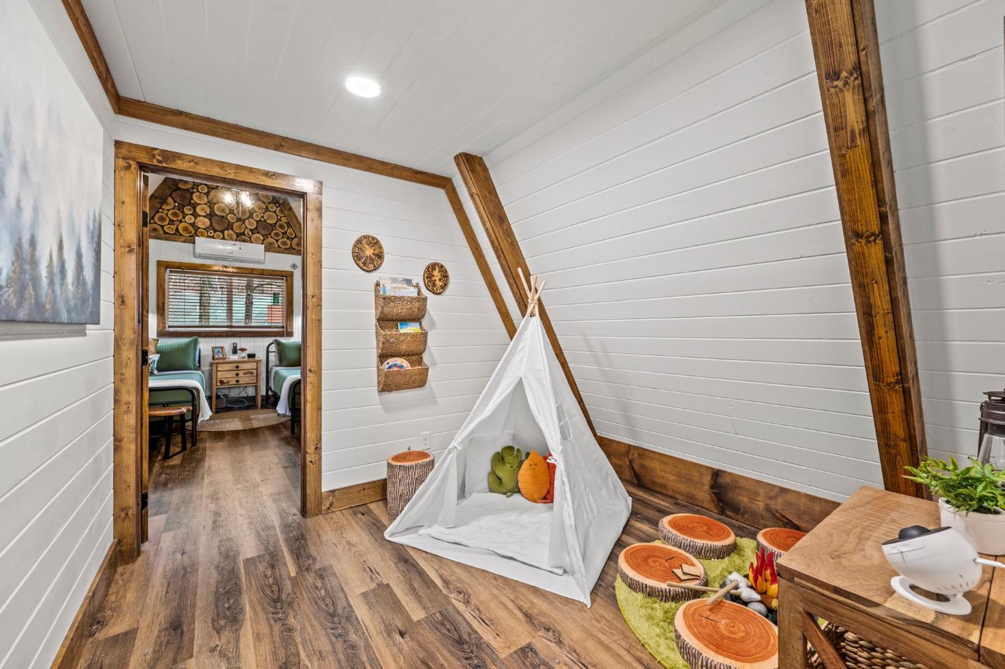 1Mile Downtown, Handicap Ramp, Hot Tub, Game Room Gatlinburg Exteriör bild